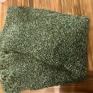 Green fringe scarf